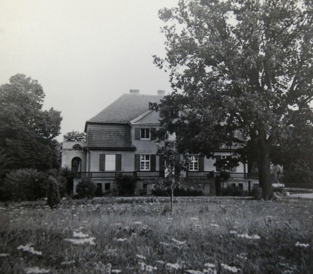 Historisches schwarz-weiß Bild vom Rittergut Kemmen